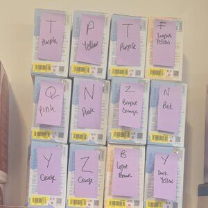 POPMART PIN FOR LOVE - Q